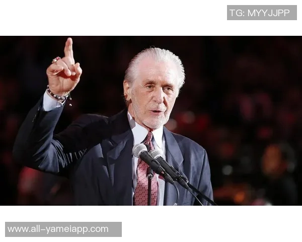 阿尔巴即将退役与妻子育有三子同时担任业余球队老板之一 阿尔巴即将退役与妻子育有三子同时担任业余球队老板之一