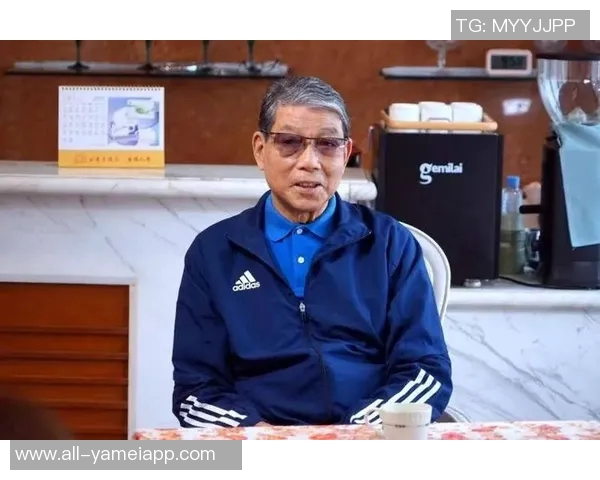 徐根宝高龄仍陪伴U20球员为他们付出辛劳感动球员心声