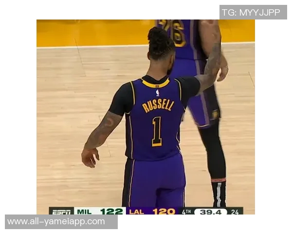 迈克布朗暂停时特别强调拉塞尔在进攻端的重要性与战术安排